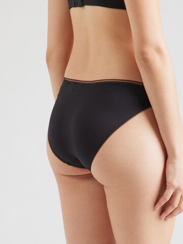 Slip de la BOSS pe negru