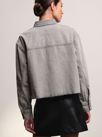 Camicia da donna di Next in grigio