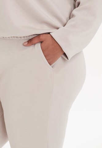 Q by Endurance Tapered Broek 'CINMARIE' in Beige