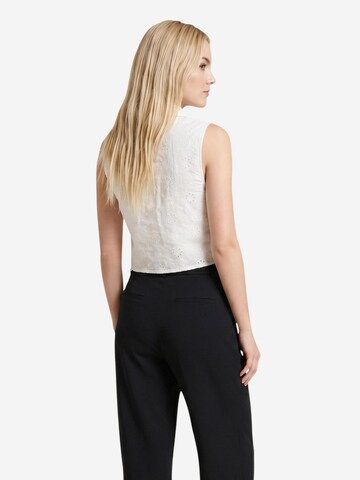 Maglietta 'Onlalithea Sl Short Emb Wvn 15371174' di ONLY in bianco