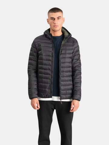 TEESHOPPEN Between-Season Jacket in Black: front