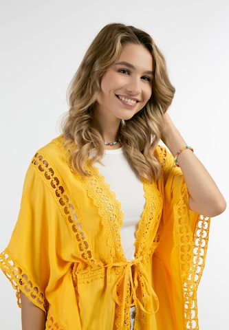 IZIA - Kimono en amarillo