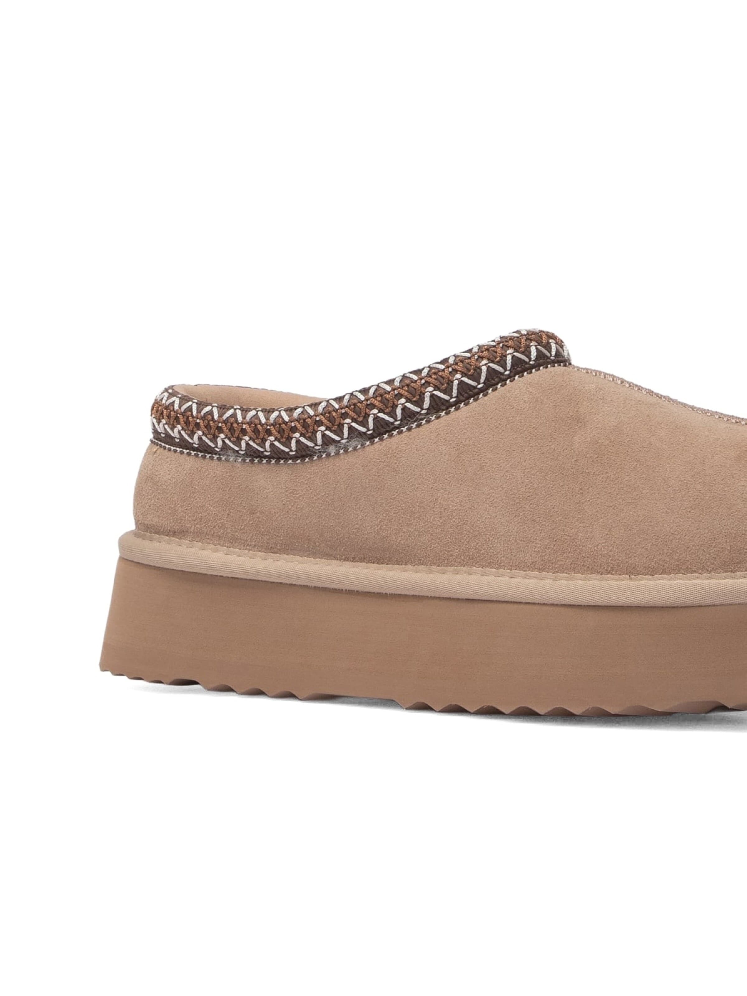 L'Arte Milano Booties in Beige