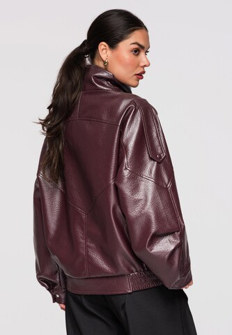 Ombre Jacke in Rot