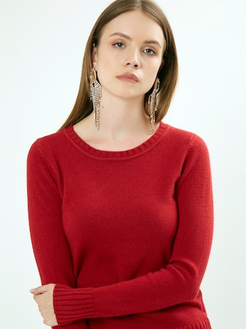 Influencer Пуловер в червено