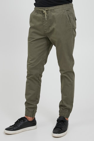 !Solid Tapered Broek in Groen: voorkant