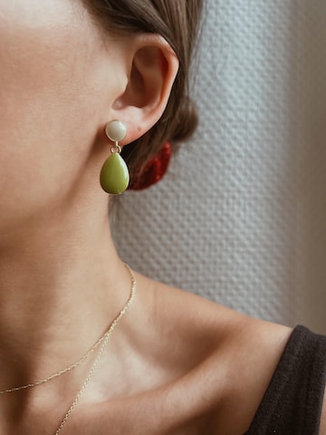 Kamakula Earrings 'Enamel Teardrop' in Beige