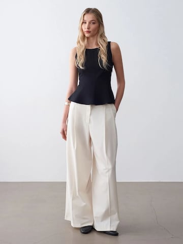 Dilvin Top in Black