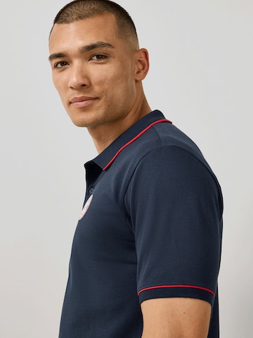 FC BAYERN MÜNCHEN Poloshirt Essentials in Blau