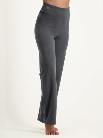 Urban Goddess Yoga & Activewear Wide Leg Sporthose 'Agni Wide Yoga & Pilates' in Grau: Vorderseite