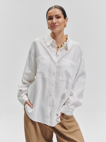 De Roos Blouse in White: front