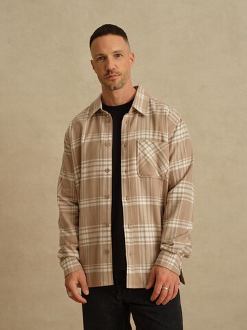 Regular fit Camicia 'Janosch' di DAN FOX APPAREL in beige: frontale
