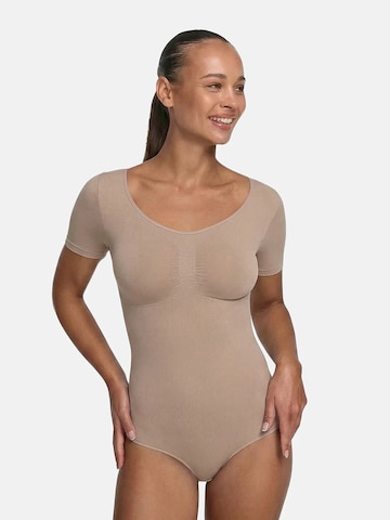 cfab (formerly creamy fabrics) - Body moldeador 'T-Shirt Bodysuit Sculpting Shapewear mit String' en beige