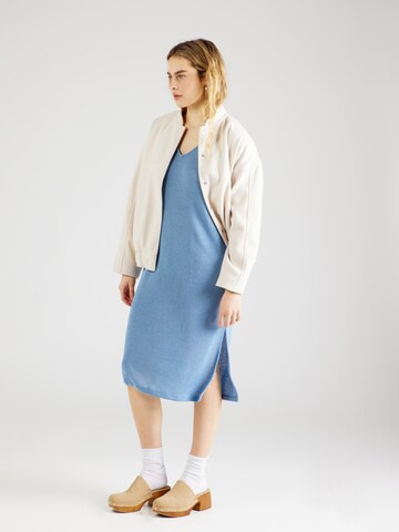 VERO MODA Gebreide jurk 'EDDIE' in Blauw