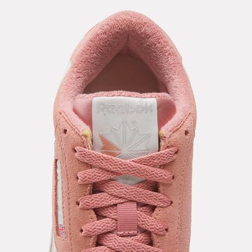 Reebok Sneaker in Orange