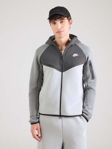 Veste de survêtement Nike Sportswear en gris : devant