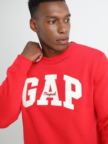 GAP Μπλούζα φούτερ σε κόκκινο