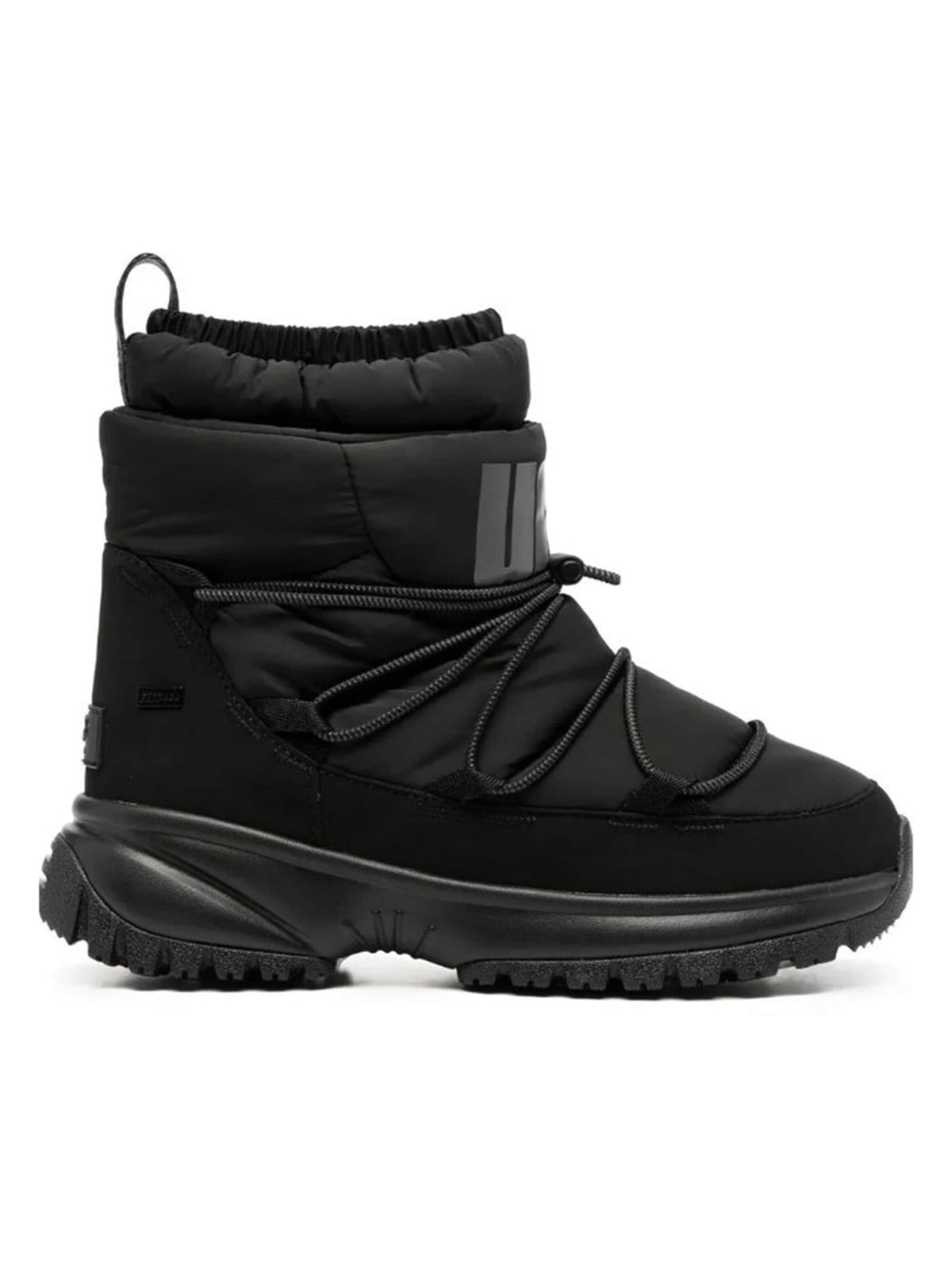 UGG Snowboots 'YOSE PUFFER MID BLACK'‌‌‌‌‌‌ in Schwarz