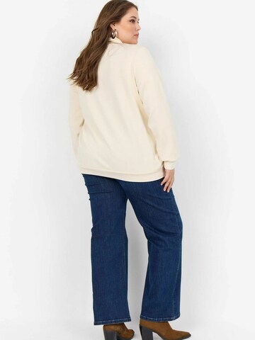 Wasabi Concept Collegepaita 'Sabina' värissä beige