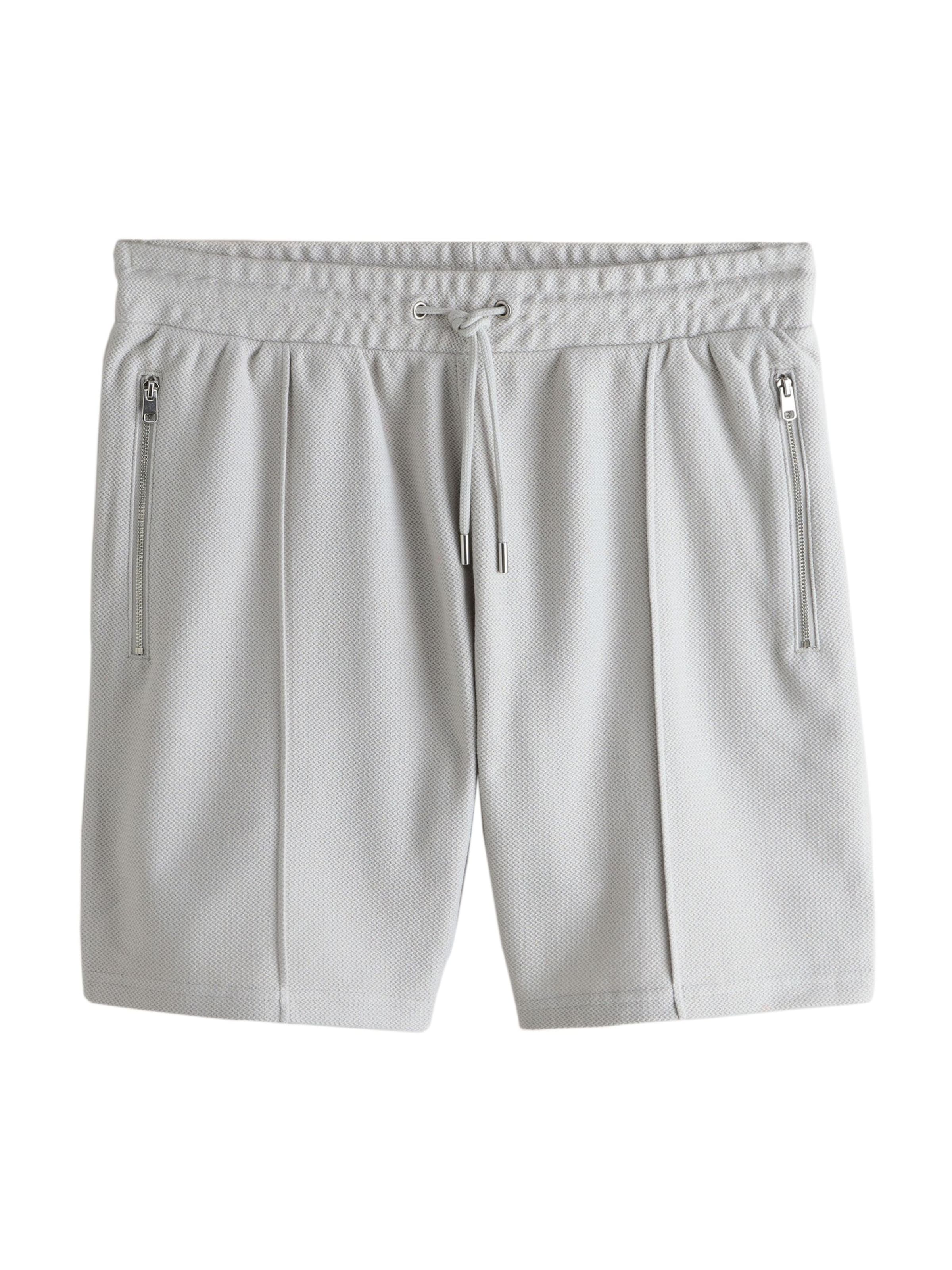 Next Shorts in Grau: Vorderseite