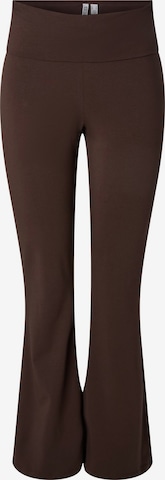 Leggings 'PCGeorgina' PIECES en marron : devant