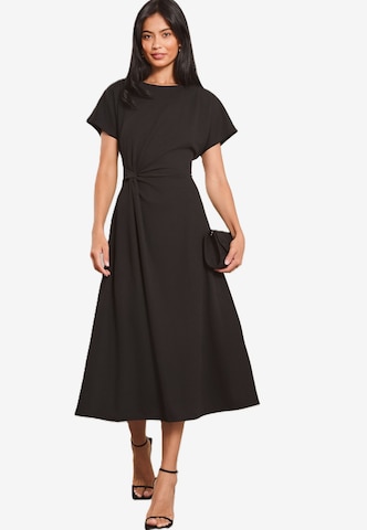 Rochie de la Lipsy pe negru: față