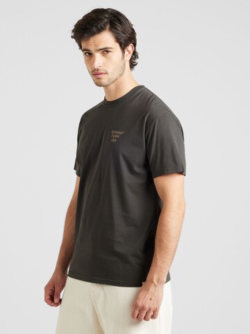 Revolution Bluser & t-shirts i sort