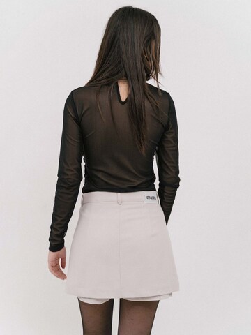 4TAILORS Topp 'Fierce' i svart