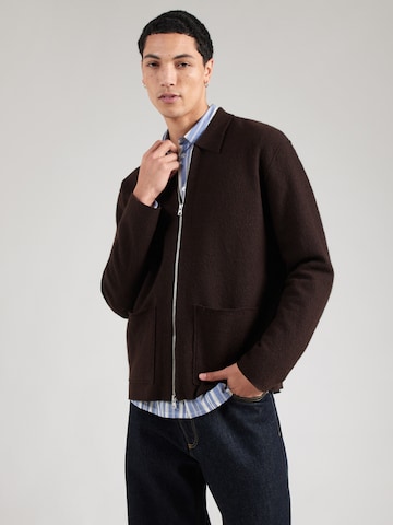 NN07 Πλεκτή ζακέτα 'Jonas' σε καφέ: μπροστά
