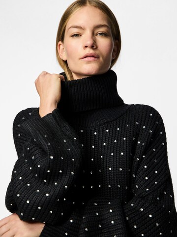 Pull-over 'PCRayney' PIECES en noir