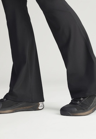 évasé Pantalon de sport ' Training Flared' ADIDAS BY STELLA MCCARTNEY en noir