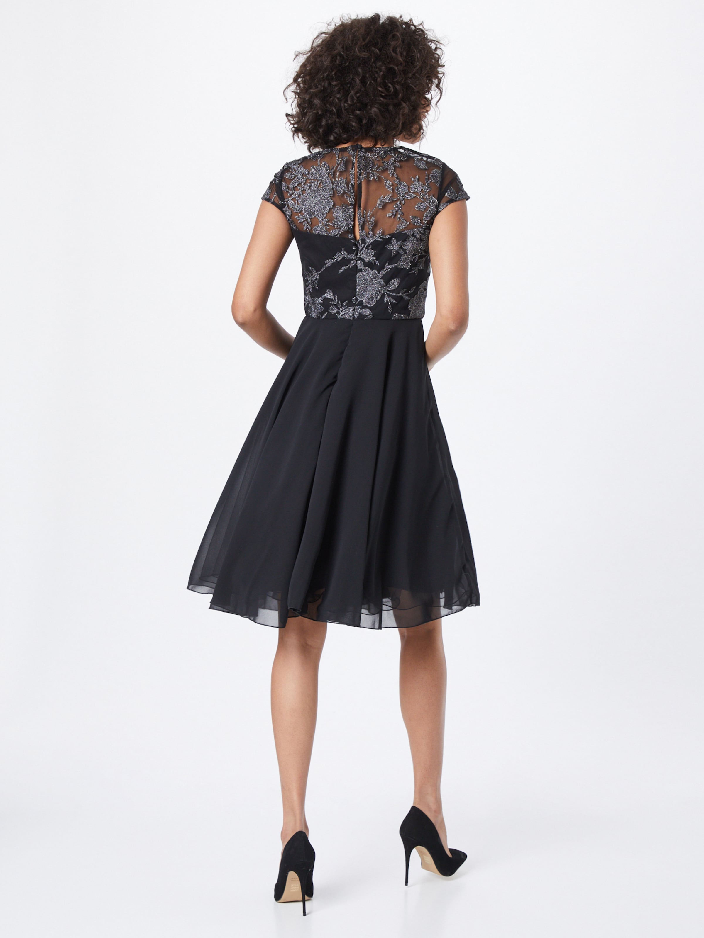 Frauen Große Größen Chi Chi London Kleid in Schwarz - LW32164 Frauen Große Größen Chi Chi London Kleid in Schwarz - LW32164