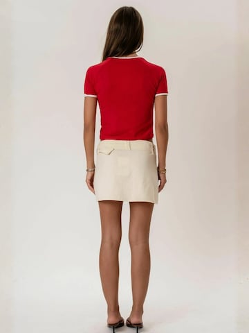 It's May Top ' Rosa ' in Red