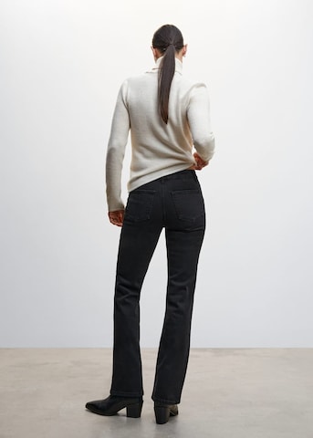 MANGO Regular Jeans 'Carmela' in Zwart