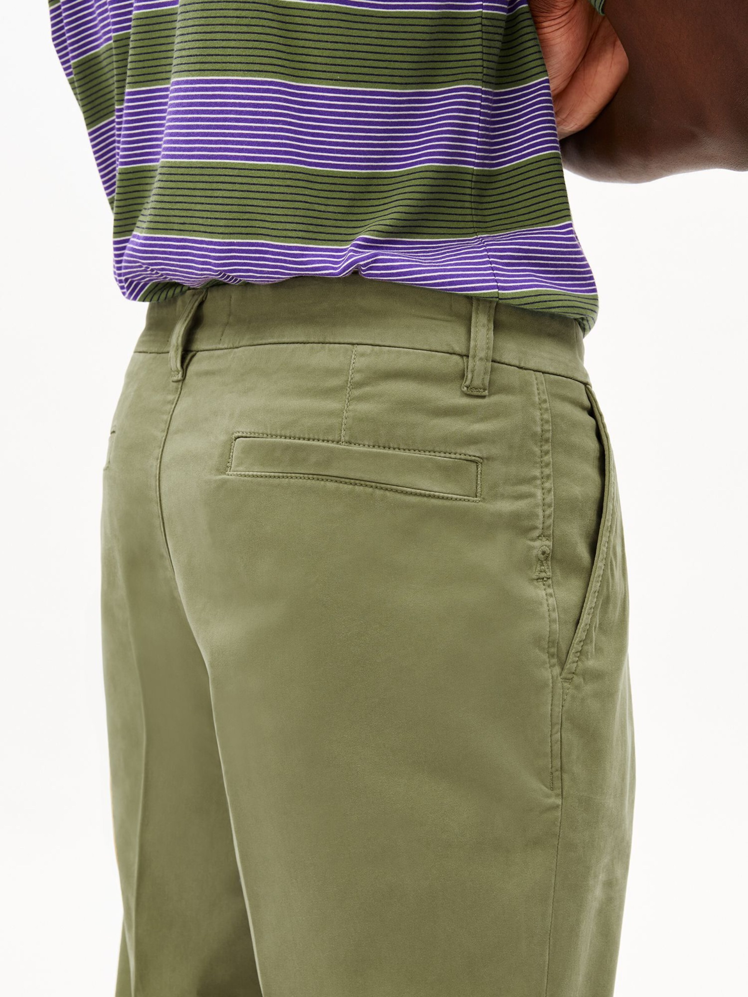ARMEDANGELS Regular Trousers with creases in Green