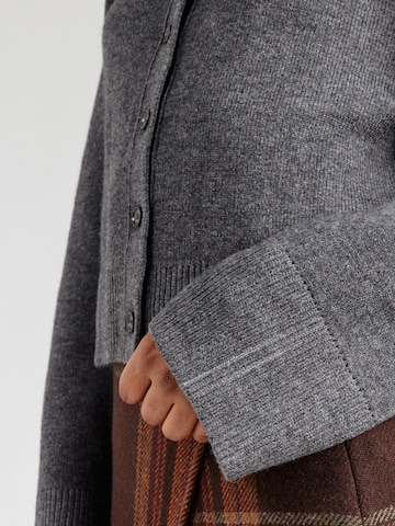 & Other Stories Cardigan i grå