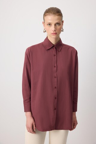 Touche Prive Blouse in Red: front