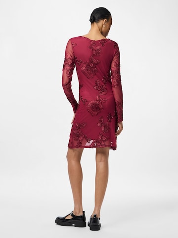 Robe 'PCOffia' PIECES en rouge