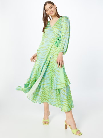 DELICATELOVE Φόρεμα 'VOU' σε πράσινο