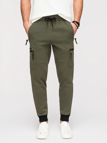 Ombre Tapered Cargobroek in Groen: voorkant