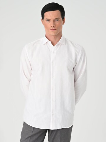 Antioch Regular fit Button Up Shirt in Pink: front