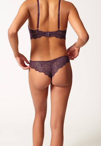 Skiny Slip 'Cheeky' in Lila