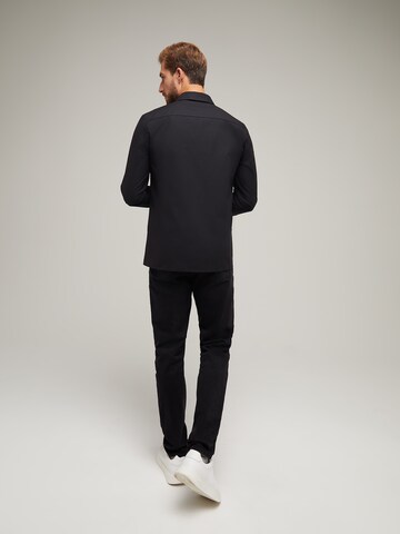 ABOUT YOU x Kevin Trapp - Ajuste regular Camisa 'Jasper' en negro