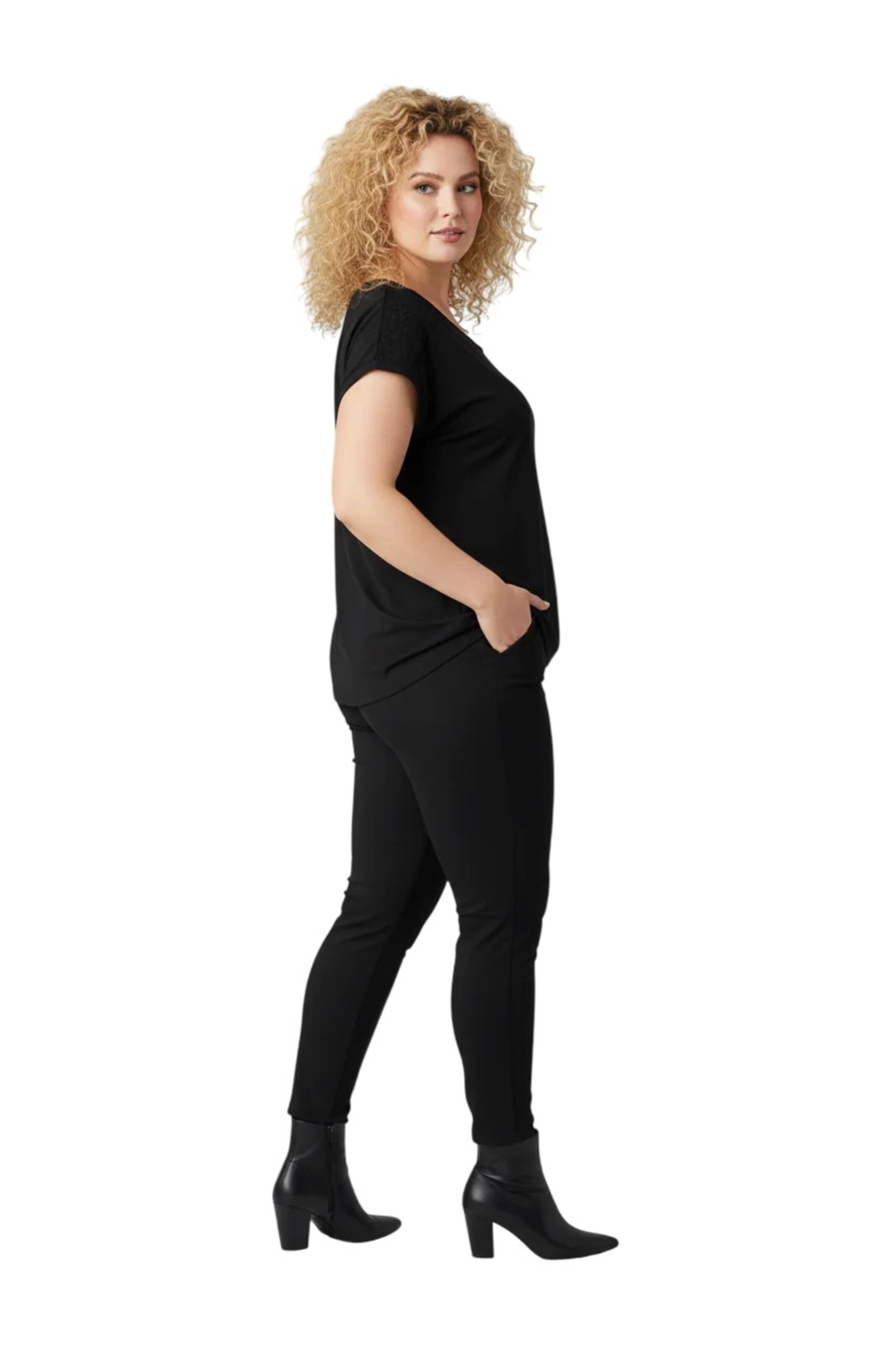 Shape Of You T-Shirt in Schwarz