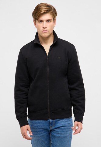 MUSTANG Sweatshirt ' Dillon ' in Schwarz: Vorderseite