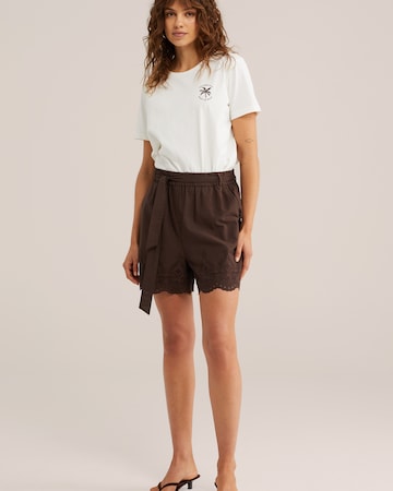 WE Fashion Loosefit Shorts in Braun: Vorderseite
