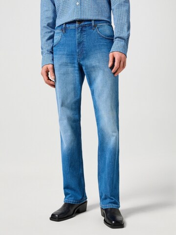 regular Jeans di WRANGLER in blu: frontale