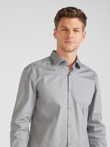 Coupe slim Chemise 'Jenno' HUGO Red en gris