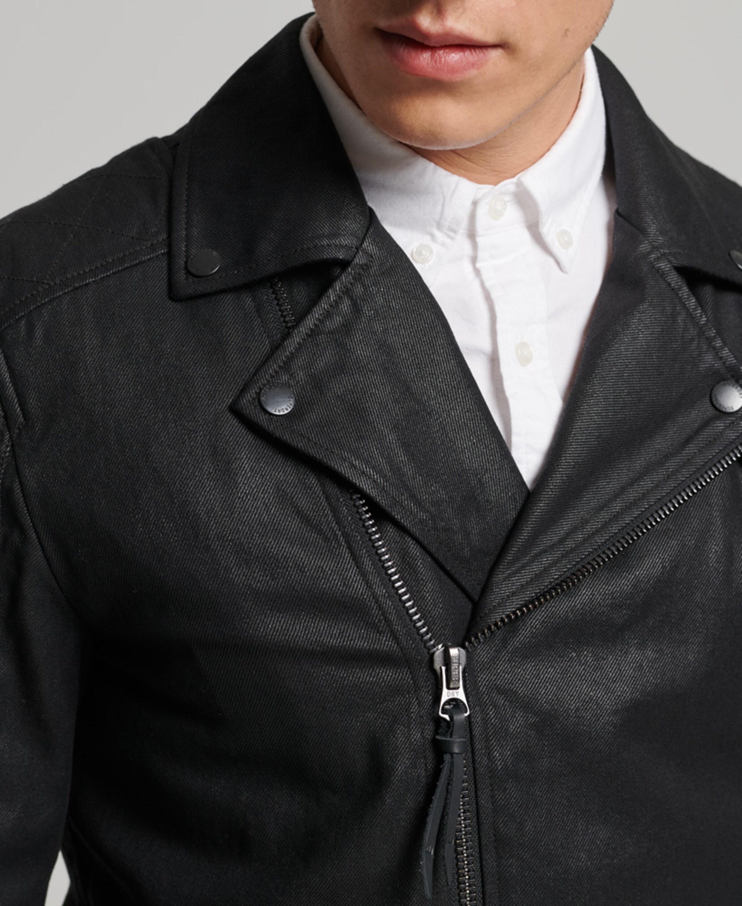Männer Jacken Superdry Übergangsjacke in Schwarz - QS65779 Männer Jacken Superdry Übergangsjacke in Schwarz - QS65779