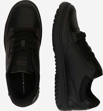 Sneaker bassa di TOMMY HILFIGER in nero